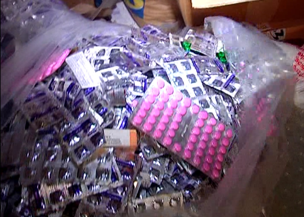 Фальсифицированные лекарства. Контрафактные препараты. Контрафактный препарат. Аптека таблетки. Некачественные лекарства.